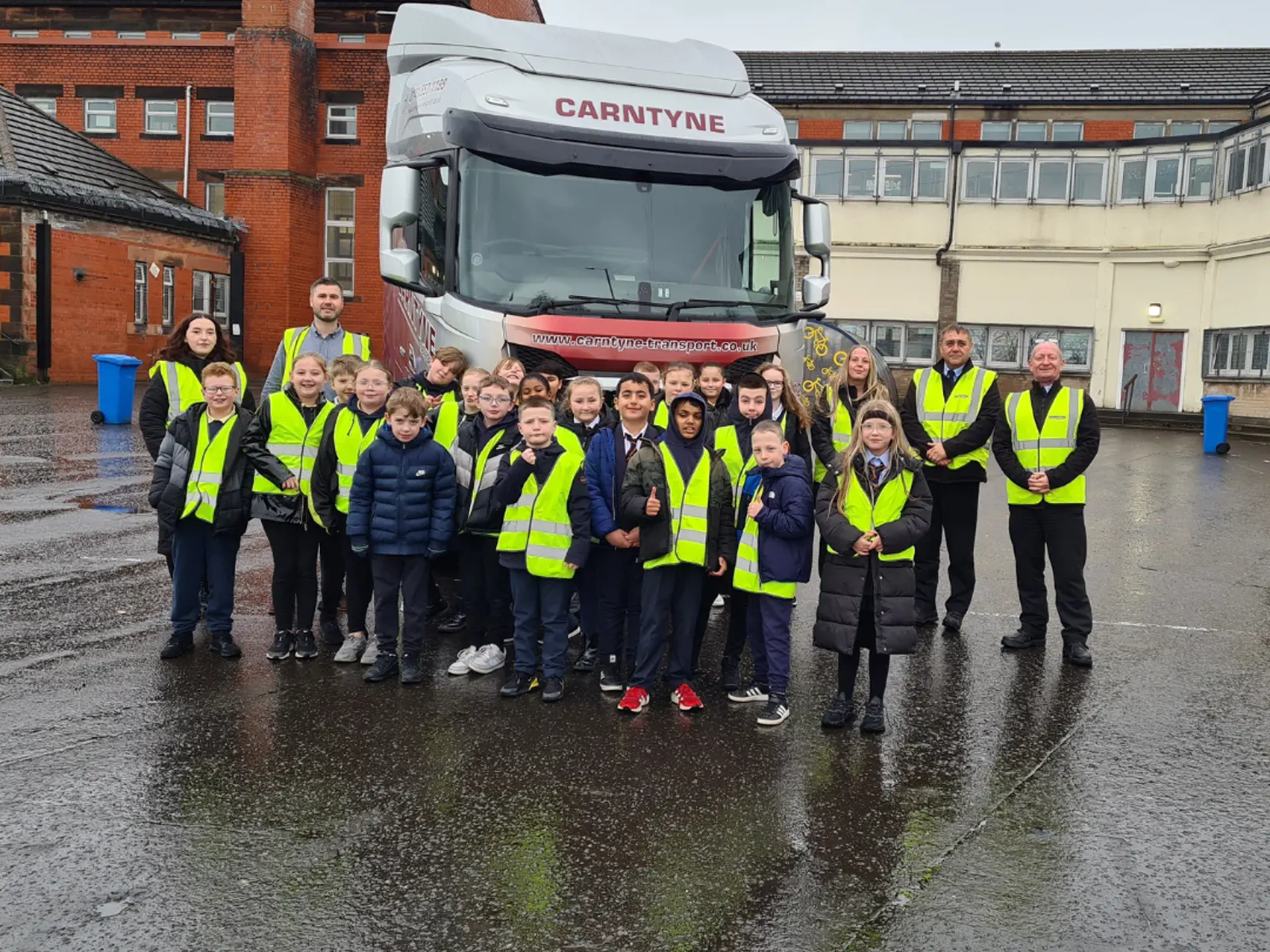 CARNTYNE TRANSPORT VISIT LOCAL PRIMARY SCHOOL FOR ROAD SAFETY WEEK carntyne-transport-visit-local-primary-school-for-road-safety-week